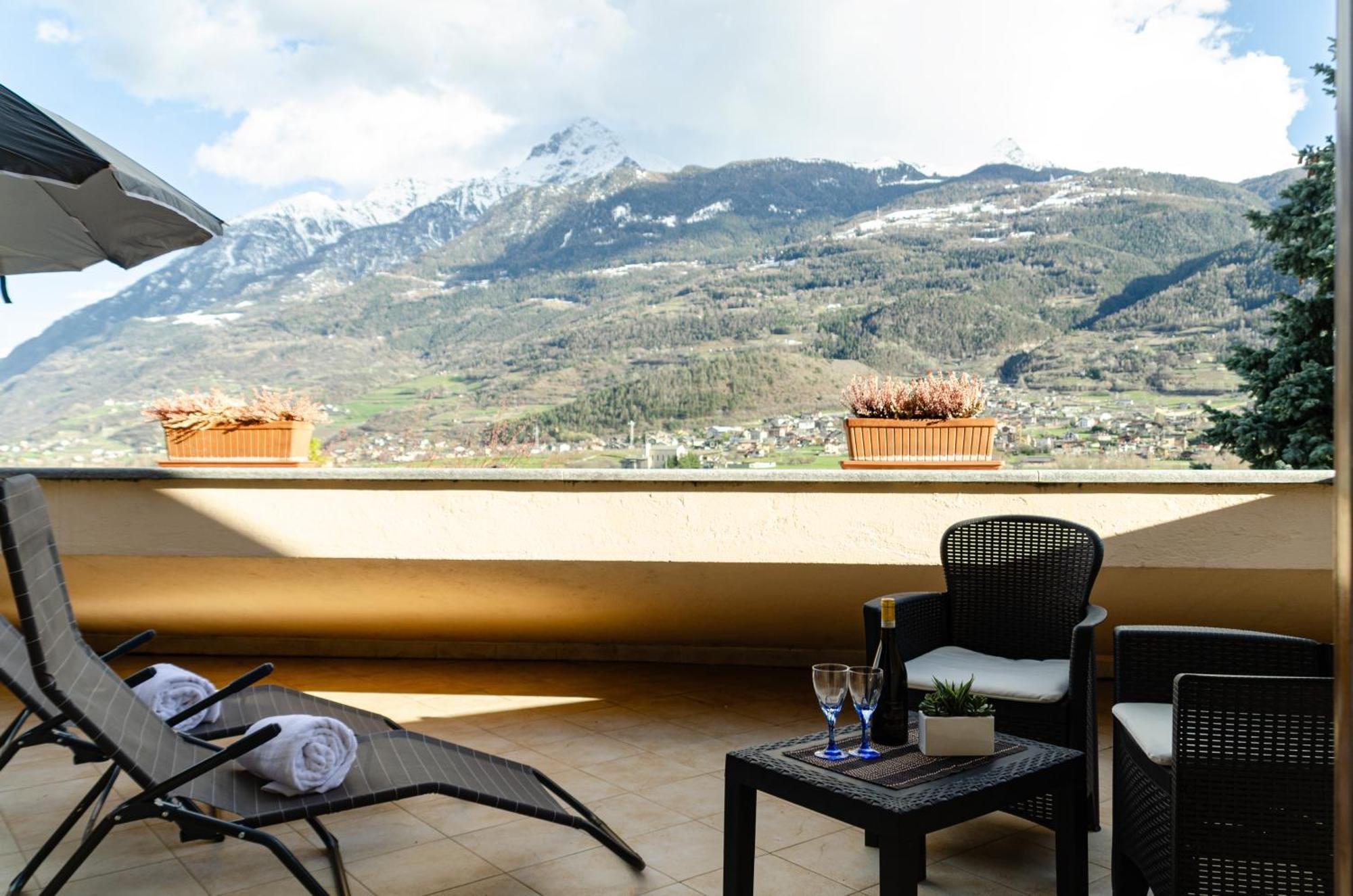 Sarre Skyline Apartment - Relax In Valle D'Aosta Exterior photo
