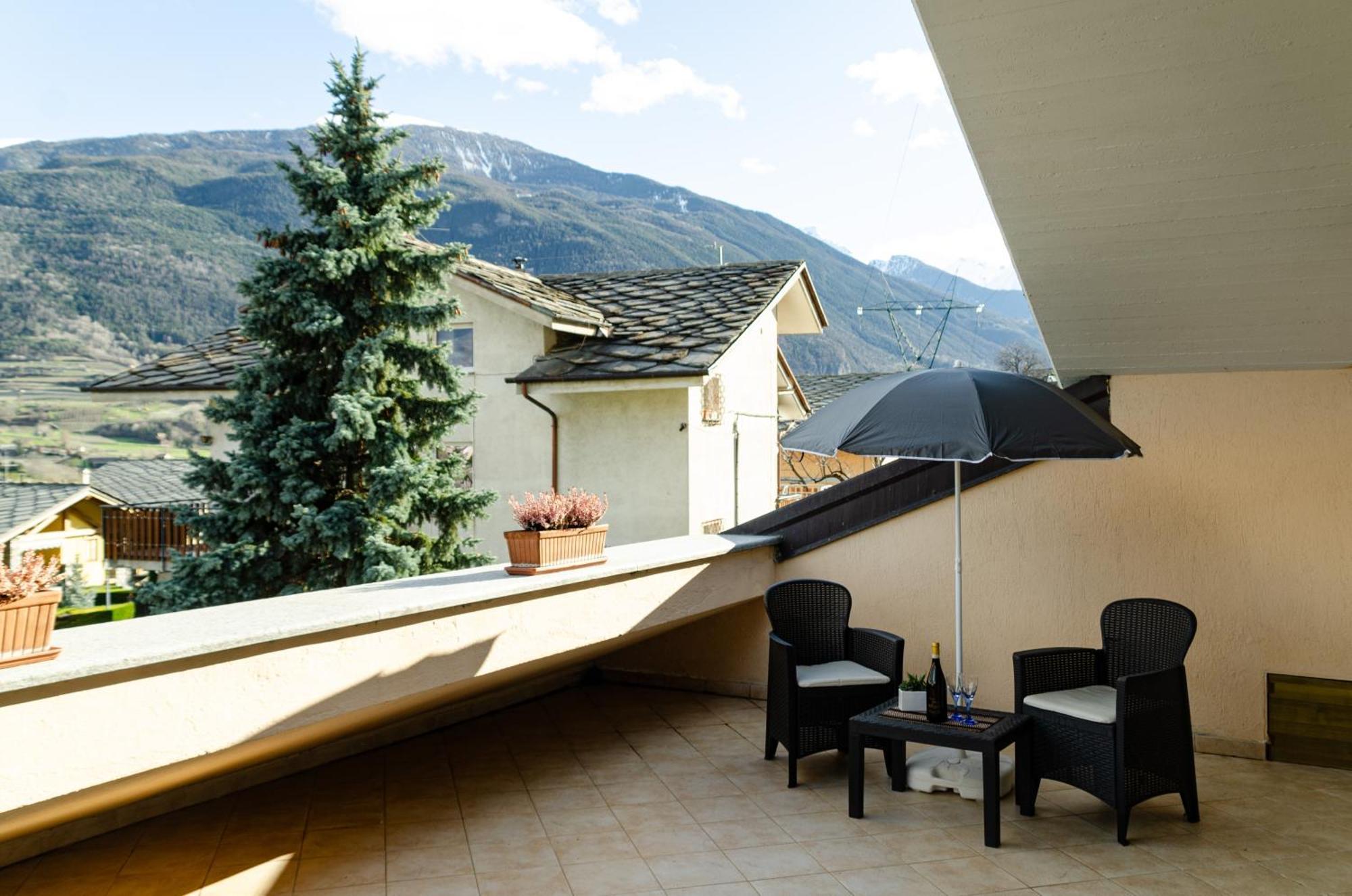 Sarre Skyline Apartment - Relax In Valle D'Aosta Exterior photo