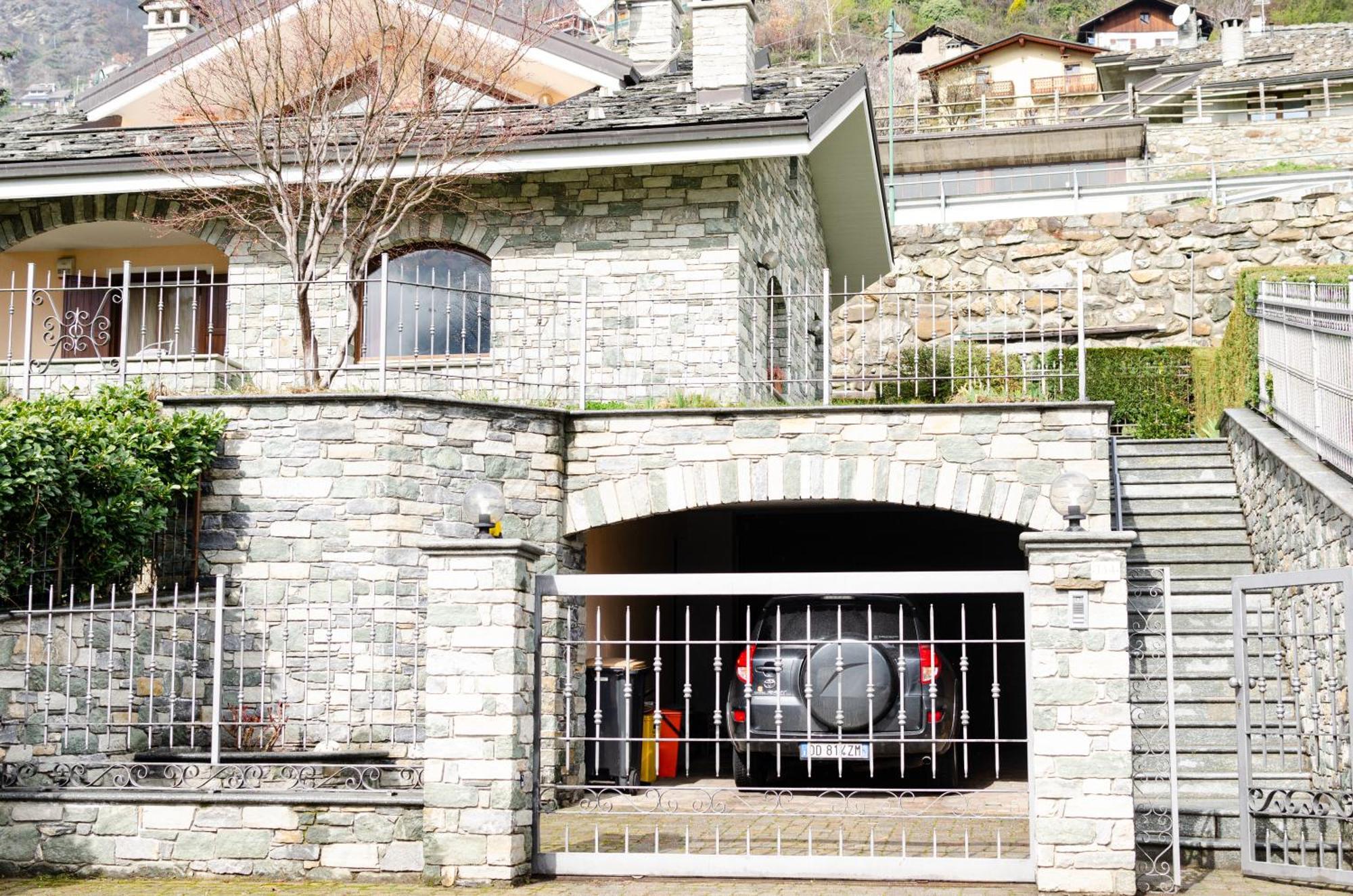 Sarre Skyline Apartment - Relax In Valle D'Aosta Exterior photo